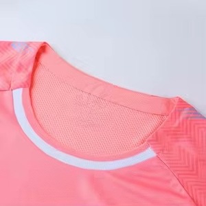 Ensemble d'uniformes de football personnalisés de haute qualité pour hommes et jeunes, maillot et short de football respirants et à séchage rapide, vêtements d'entraînement pour équipes sportives - Product Image 2