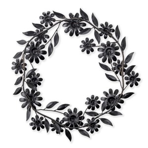 Magnifique couronne de fleurs en métal violet, ornée de feuilles vertes et de centres décoratifs, sculpture murale élégante faite à la main pour l'intérieur et l'extérieur - Product Image 3