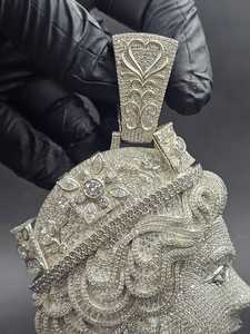 Pendentif Reine Elizabeth Ice Out, breloques Hip Hop, testeur de diamant inclus, pendentif Reine en Moissanite, pendentif en argent 925, idéal pour un cadeau - Product Image 5