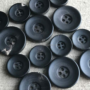 High Quality Buffalo Horn Buttons Natural Horn Buttons for Wholesale Clothing Jackets Shirts All Sizes Custom Logo Decoration - Product Image 2