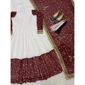 Robe Anarkali Maxi de créateur, style élégant, tenue ethnique longue, parfaite pour les fêtes, les mariages, les festivals et les célébrations - Product Image 3
