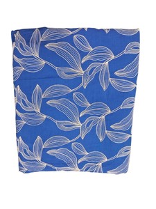 Tissu en denim tissé bio et écologique bleu roi et crème avec broderie de feuilles botaniques pour vêtements et décoration intérieure (vente en gros) - Product Image 4
