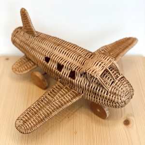 เครื่องบินของเล่นหวายสานมือคุณภาพพรีเมียมสำหรับเด็ก ของเล่นเครื่องบินจิ๋วขายดี - Product Image 1