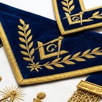 Tablier de maître maçon bleu avec broderie dorée et symbole G – Régalia classique de loge maçonnique pour les francs-maçons