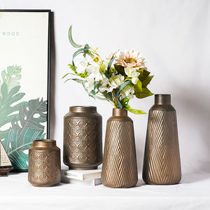 Floreros de Metal con Acabado Plateado de Aluminio de Lujo, Hechos a Mano, Diseño Costero Moderno, Centros de Mesa de Alta Calidad para Eventos - Product Image 6