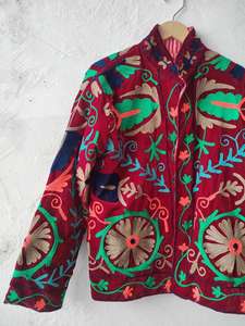 Veste bomber en velours pour femme avec broderie florale, tendance, unique, fabriquée à la main en Inde, réversible, écologique, courte, pour l'hiver - Product Image 5
