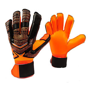 ถุงมือผู้รักษาประตู Aqua Grip สำหรับผู้ชาย 4 มม. สำหรับสภาพอากาศเปียก ยางลาเท็กซ์แบบม้วน ตัดแบบ Negative Cut เทคโนโลยีกระจายน้ำ ถุงมือสำหรับการแข่งขันในวันที่ฝนตก - Product Image 6