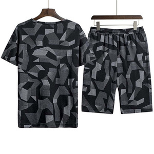 Shorts en coton vintage délavé avec logo personnalisé imprimé à l'écran pour l'été, ensemble streetwear t-shirt et short pour hommes avec logo personnalisé - Product Image 2