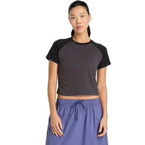 Camisetas cortas de punto casual para mujer con diseño estampado. - Product Image 1