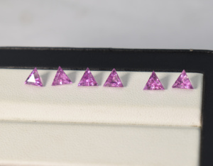 Saphir rose de laboratoire Corindon 12 mm facetté en forme de trion, qualité AAA, pierres précieuses en vrac pour la fabrication de bijoux de luxe, pierres de naissance de septembre - Product Image 6