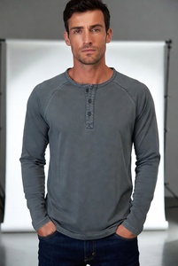 Chemise formelle à manches longues pour homme, couleur noire unie, coupe ajustée, tenue de bureau professionnelle - Product Image 1