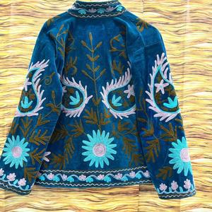Chaqueta de terciopelo de lujo para mujer, bordada, con diseño floral, hecha a mano, estilo bohemio, étnico, abrigo de invierno - Product Image 6