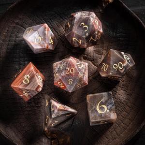 ชุดลูกเต๋าเรซิ่นสำหรับบรรจุในคอนเทนเนอร์ ผลิตจำนวนมาก ลูกเต๋าเรซิ่นหลายเหลี่ยมสำหรับการจัดจำหน่ายทั่วโลก โรงงานขายส่งอุปกรณ์เกม - Product Image 3