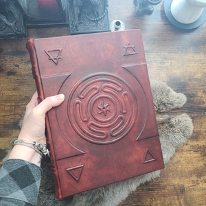 Diario de cuero repujado hecho a mano con tapa dura, Círculo de Hécate y los Cuatro Elementos, Libro en blanco antiguo, Cuaderno Grimoire Gótico - Product Image 3
