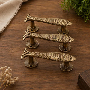 Manija de Puerta de Latón con Forma de Pez SHUBHAM, Acabado Antiguo, Tirador Decorativo de 7 Pulgadas para Puerta y Ventana - Product Image 4