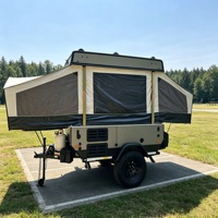 Caravane légère Pop-Top avec toit relevable, tente en toile souple et suspension indépendante pour les voyages en camping