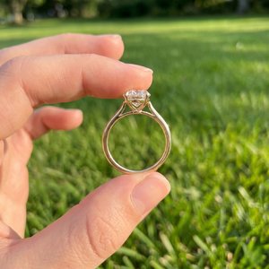 Bague en argent 925 avec moissanite, taille brillant rond, bijoux fins étincelants, bague tendance, cadeau élégant pour femme - Product Image 3