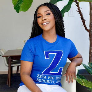 Camiseta Big Z Zeta de Chenilla Negra con Letras Blancas y Azules, Ropa de Sororidad, Camiseta Universitaria de Algodón con Bordado para Mujer - Product Image 5