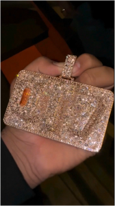 จี้เพชรโมอิสซาไนต์ทรงเหลี่ยมเจียระไนแบบไอซ์ คัต คุณภาพ VVS รับรองโดย GRA ตัวเรือนเงินแท้ S925 ชุบทอง ดีไซน์ฮิปฮอปสำหรับผู้ชาย รุ่น CONCEPTION Custom - Product Image 2