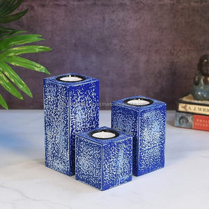 Vente en gros Ensemble 3 bougeoirs en bois de manguier uniques T Light pour Noël Utilisation décorative Restaurants Hôtels Mariages Fêtes - Product Image 3