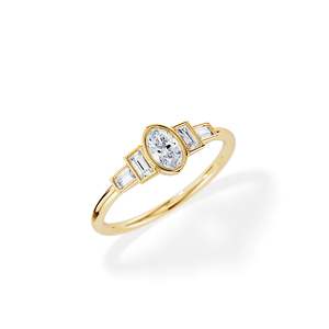 Anillo de compromiso con diamante de corte ovalado, engaste de oro de 14k, estilo floral clásico para mujer - Product Image 1