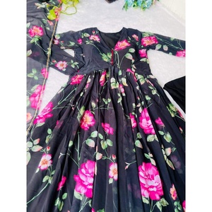 VESTIDO DE TRABAJO CON ESTAMPADO DIGITAL DE DISEÑADOR GEORGETTE CON DUPATTA NEGRO - Product Image 3