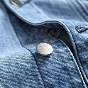 Chaqueta de invierno moderna para hombre con forro cálido, estilo urbano y a la moda, perfecta para el look diario de invierno. - Product Image 4