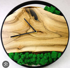 Horloge murale ronde moderne nordique minimaliste en MDF et bois d'acacia, avec mélange de résine de haute qualité, couleur marron, faite à la main pour la maison ou le pub - Product Image 6