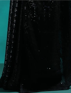 Sari KV negro de diseño elegante con lentejuelas y blusa sin coser - Product Image 5