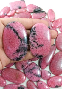 Vente en gros de cabochons en rhodonite rose naturelle, pierres précieuses brutes de 25 mm à 40 mm pour la fabrication de bijoux - Product Image 4