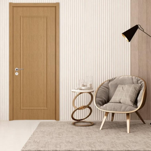 Porte intérieure en WPC, résistante à l'eau et aux moisissures, avec placage PVC imitation bois et rainures, porte composite à surface plane. - Product Image 2