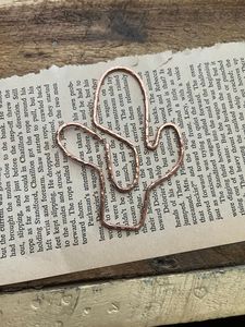 Marcapáginas decorativo de cobre para bibliotecas domésticas, instituciones educativas y colecciones de lectura personales - Product Image 1