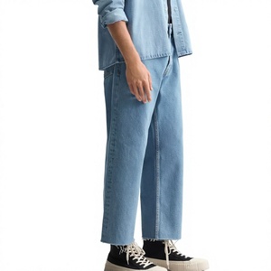 Pantalones vaqueros de mezclilla para hombre, lavado claro azul, pierna ancha, bajo deshilachado, corte recto, estilo vintage, venta al por mayor, pedido a granel - Product Image 1