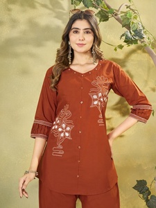 Ensemble en coton brodé de fleurs pour femmes, vêtements décontractés, coupe ample, style ethnique Inde Pakistan - Product Image 2