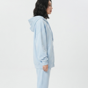 เสื้อฮู้ดดี้โอเวอร์ไซส์สำหรับผู้หญิง แบรนด์ OEM ผ้าหนานุ่ม สีฟ้าอ่อน ทรงหลวม ไหล่ตก สไตล์สตรีทแวร์ มีซิป - Product Image 3