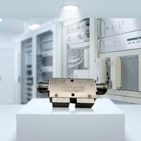 Isolateur RF coaxial à double jonction pour micro-ondes, protection d'amplificateur 700 MHz-2,4 GHz, faible perte d'insertion 0,6 dB pour amplificateurs de puissance