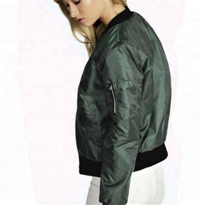 Vente en gros de vestes matelassées d'hiver pour femmes RAZERS IMPEX, col montant, fermeture éclair, polyester/coton, doublure en coton, coupe-vent, écologiques - Product Image 4