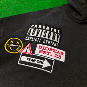 ชุดเซ็ตเสื้อฮู้ดดี้และกางเกงวอร์มผ้าฝ้ายฟลีซปักลายแบบดิสเทรส 2 ชิ้น ชุดวอร์มแบบย้อมสีเอซิดสำหรับผู้ชาย - Product Image 4