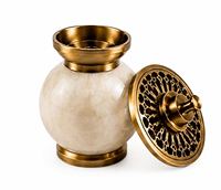 Brûleur d'encens élégant en laiton Bakhoor avec base texturée en résine marbrée, Mabkhara arabe chic en métal avec couvercle en filigrane, cadeau de luxe pour l'Aïd
