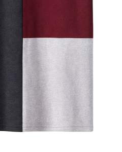 เสื้อโปโลผู้ชายแบบครึ่งซิปสั่งทำจากโรงงาน สีดำชาร์โคล สีแดงเลือดหมู และสีเทาอ่อน แบบคัลเลอร์บล็อก แขนสั้น ผ้าถักลำลอง รับผลิตแบบ OEM - Product Image 6