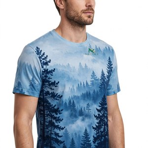 เสื้อยืดพิมพ์ลายป่าสีฟ้าหมอกแบบกำหนดเองสำหรับผู้ชาย เสื้อยืดผ้าฝ้ายเจอร์ซีย์ลายศิลปะธรรมชาติ สไตล์กลางแจ้ง สวยงาม ผลิตตามสั่งจากโรงงาน ขายส่ง - Product Image 3