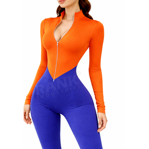 Combinaisons de sport pour femmes fabriquées au Pakistan, ensembles de leggings de sport 2 pièces pour la salle de sport, couleur unie - Product Image 3