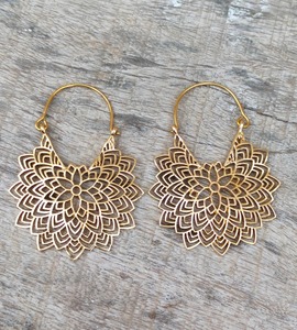 Pendientes de Latón al por Mayor, Pendientes de Latón Puro de Alta Calidad, Ligeros y Duraderos, Precio de Fábrica Personalizado - Product Image 2