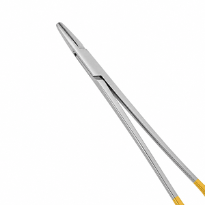 Porte-aiguille Derf TC Premium avec pointe en carbure de tungstène – Instruments chirurgicaux manuels de base - Product Image 3