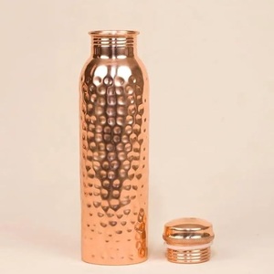 ขวดน้ำทองแดงขัดเงาแบบสวยงาม งานฝีมืออินเดียแท้ๆ กระติกน้ำโลหะ - Product Image 4
