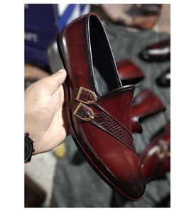 Mocassins en cuir respirant de haute qualité, fabriqués en usine, souples et confortables, à bout carré, pour hommes, décontractés, vente en gros, chaussures à enfiler - Product Image 1