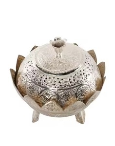 Ramadan Dining Metal Dates Bowl with Lid Luxury Dry Fruit Presentation Bowl for Banquet and Party Use - Product Image 2