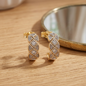 Boucles d'oreilles de luxe en diamant naturel 0,068 ct taille brillant, style vintage classique, pour fiançailles et soirées, plaqué or 18 carats et rhodium, vente en gros - Product Image 4