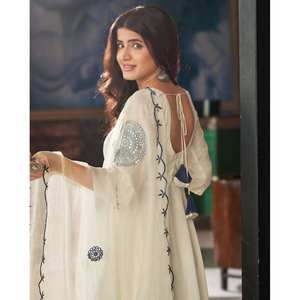 Tenue de fête brodée pour femmes avec travail en miroir véritable - Product Image 3