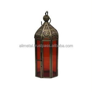 Lanterne à bougie de table en métal marocain personnalisable pour une utilisation intérieure et extérieure Bougeoirs et bocaux entièrement personnalisables - Product Image 1